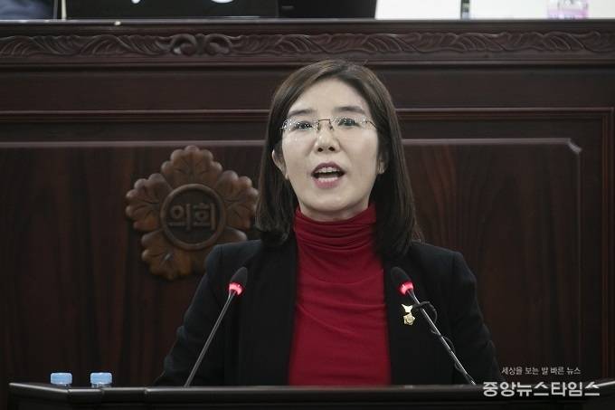조오순 의원이 5분 자유발언에서 석포리 폐기물 처리시설 조성사업 전면 재검토 요구를 하고 있다. (사진=화성시의회)
