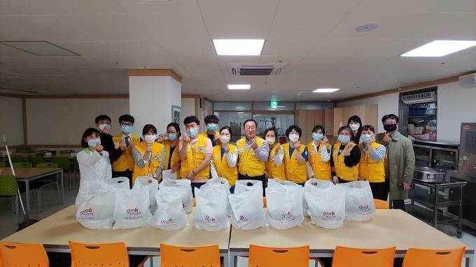 평택시 신평동 지역사회보장협의체-굿모닝병원 봉사회 영양식 나눔 실시