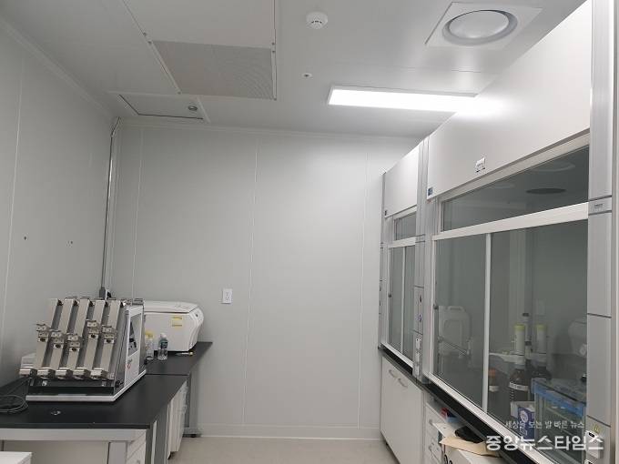 클린룸.(사진=경기도보건환경연구원)