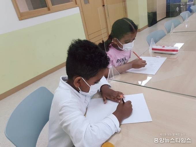 중도입국, 이주배경 초중등학생을 위한 언어‧문화교육 ‘디딤돌학교’ 초등반수업