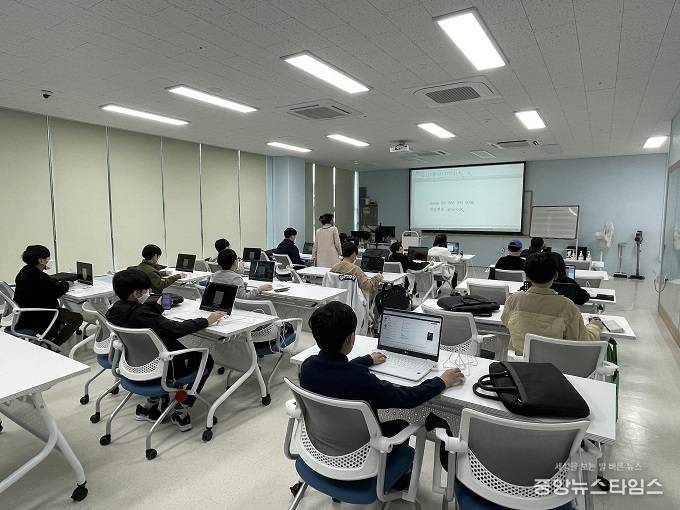 시흥시-서울대 북부교육장에서 진행 중인 스누콤 초등코딩 수업