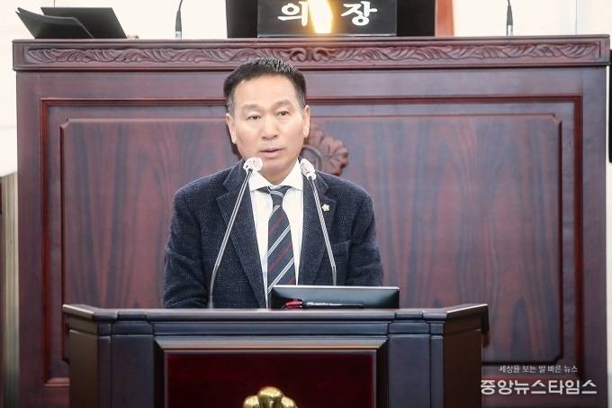 정흥범 도시건설위원장 5분 자유발언을 하고 있다.(사진=화성시의회)