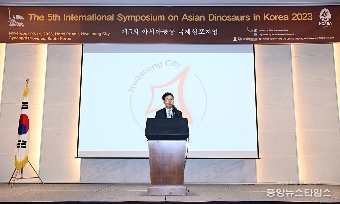 이해남 화성시의회 교육복지위원장 축사 모습.(사진=화성시의회)