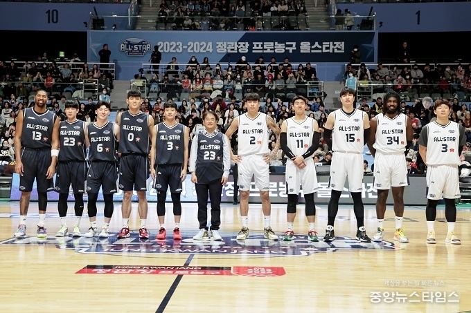 이동환 고양특례시장과 선수단 기념촬영 모습. (사진=고양시)