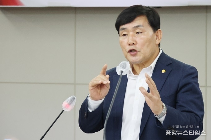 문경복 옹진군수 취임 2주년 기자회견 모습. (옹진군 제공)