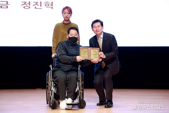 24년도 우수봉사자 및 동자봉이 수상자.(사진=용인시)