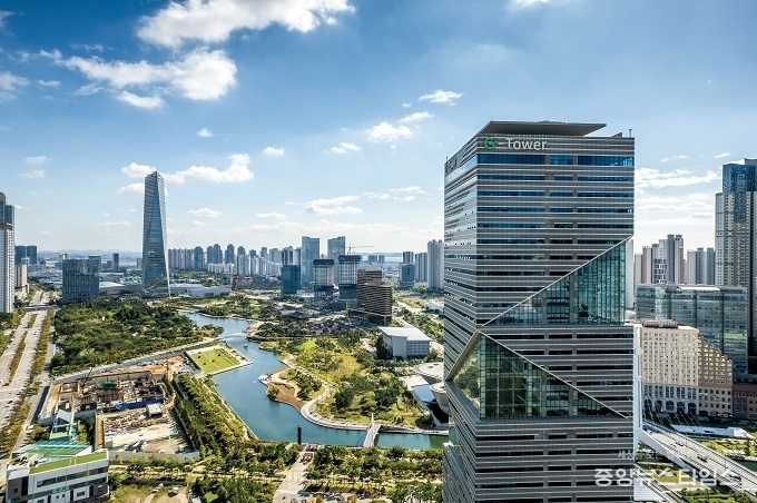 인천경제자유구역청 송도지타워(IFEZ) 전경