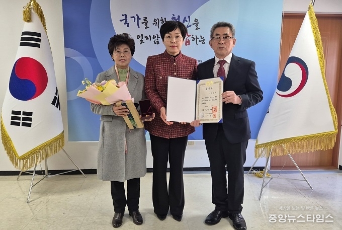 경기남부보훈지청(은 제80주년 광복절을 계기로 14일 독립유공자 故 우영규 지사의 증손자에게 대통령표창을 전수했다.(사진=경기남부보훈지청)