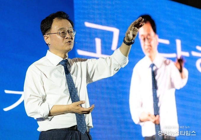 민경선 예비후보가 고양시 도약을 위한 정책 공약을 발표하고 있다.(사진=민경선 예비후보측 제공)