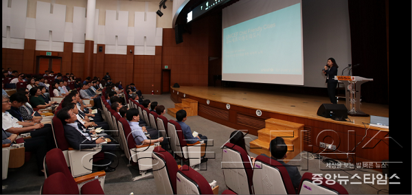 2-2. 아동권리 특강사진.png