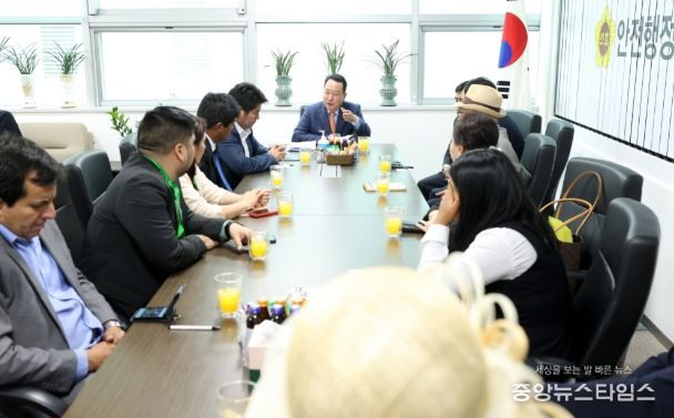 안계일 의원, 페루 불용소방차 지원 방안 논의