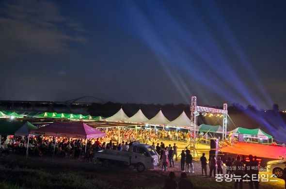 시민과 함께하는 ‘2023년 오성강변 코스모스 축제’ 성료