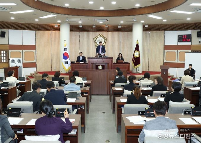 고양특례시의회, 제283회 임시회 4월 19일 개회