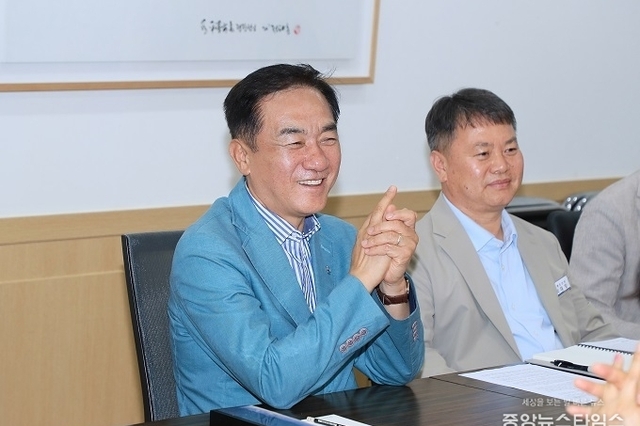 정장선 평택시장 “미군 도시에서 미래 산업 도시로”