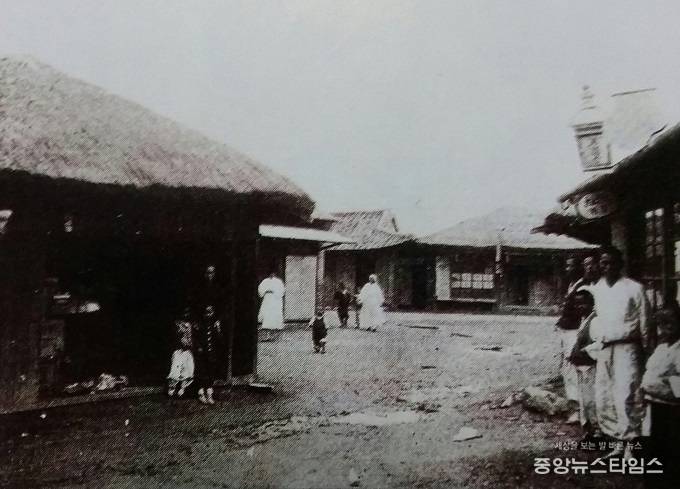 1920년대 오산장(싸전시장) / 사진=오산시