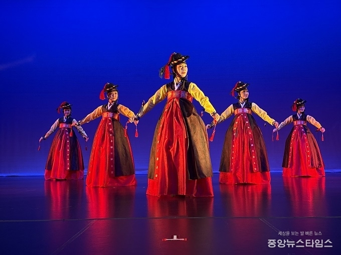경기도무용단, 캐나다 밴쿠버 공연 성황리 마쳐