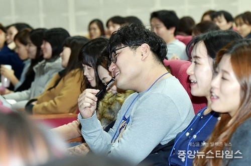 0103 이재정교육감 초등 1급정교사 자격연수 격려 사진5.JPG