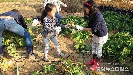 04_수원시농업기술센터 ‘어린이 농부학교’ 입학식 열어.jpg