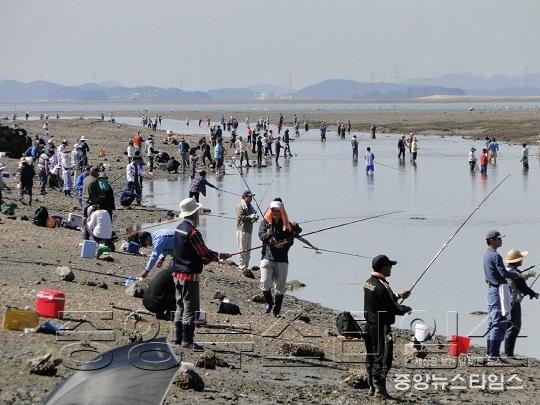3. 망둥어낚시(백미리 어촌체험마을).JPG