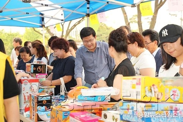 6-8-4 합정종합사회복지관과 이마트 평택점이 함께 하는 희망나눔 바자회 (3).jpg