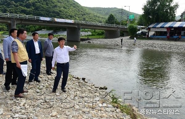 김동근 부지사 여름철 안전 현장점검3(가평대성리).JPG