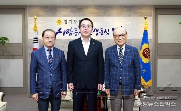 사본 -2017.7.21.의장.학도의용군 전우회 손규형 회장 접견 (19).jpg