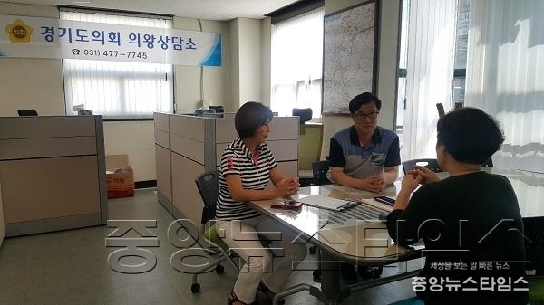 24_170725_윤재우의원 면담2.jpg