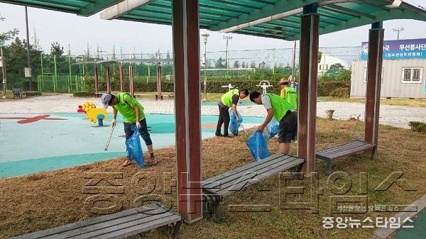 8-9-3 체육회 청소사진(1).jpg