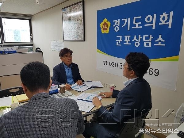 정희시_보도자료사진(군포).jpg
