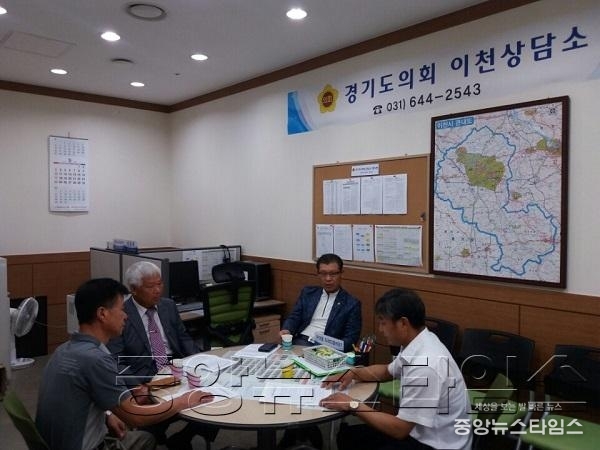 간담회사진.jpg