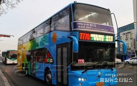 2층버스 운행 사진.jpg