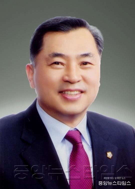 홍석우.jpg