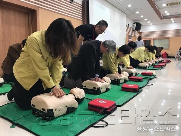 1108 경기도교육청 심폐소생술 교육 실시(사진2).jpg