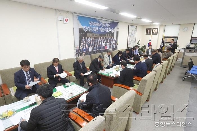 경기도의회 더불어민주당, 한국양봉협회 경기도지회와 간담회 사진1.jpg