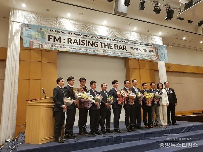 FM대상 시상식사진.jpg