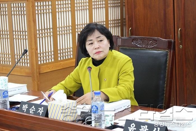 11.14박순자_주한미군 공여구역 주변지역에 대한 관리실태 및 조치계획 수립 주문.JPG