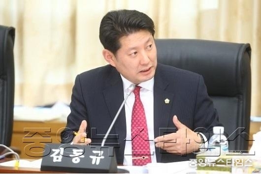 김동규 의원(2).jpg