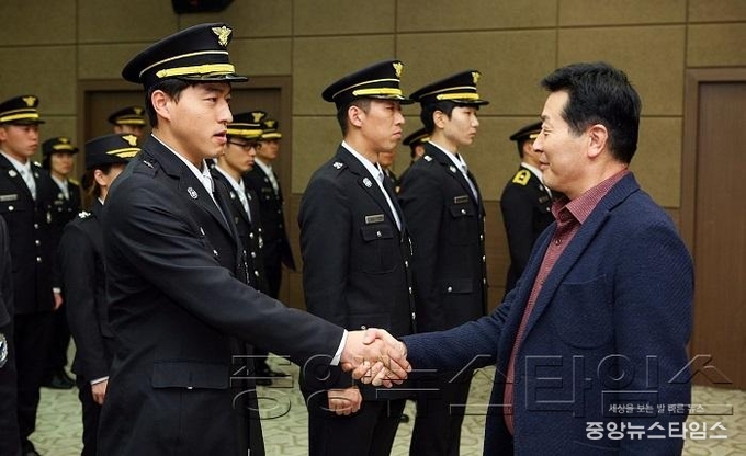 북부소방재난본부 65기 임용식2(김일수 본부장).JPG