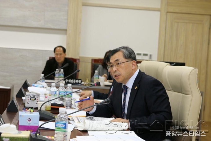 16-11-23 홍석우의원 경제위 종합 행감 보도자료.jpg