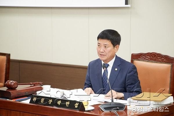 20171201 행정사무감사-03.jpg