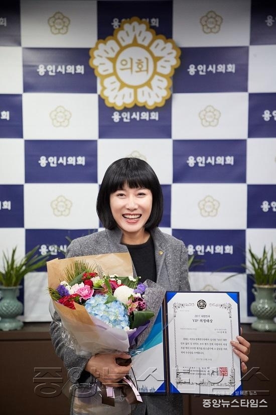 20171201 의정대상-김희영 의원님.jpg