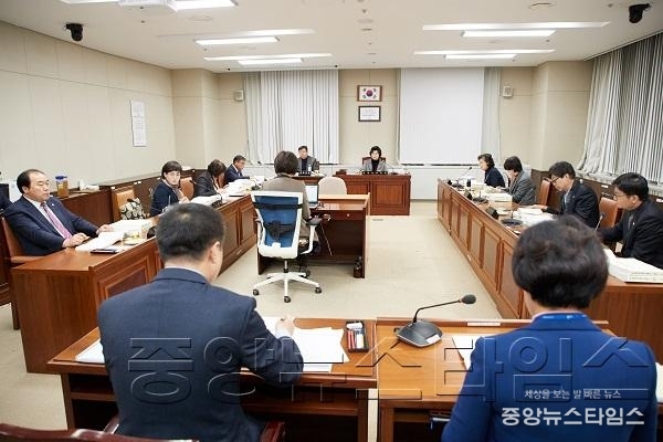 20171204 행정사무감사-02.jpg