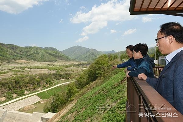 한탄강댐 점검2(현황 청취).JPG