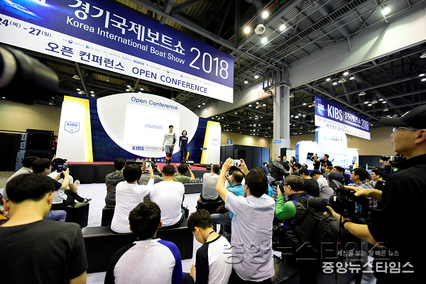 2018 경기국제보트쇼3(마린룩 패션쇼).png