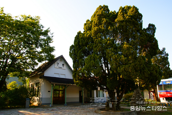 3.(영화건축학개론촬영지) 경기도근대문화유산 구둔역 전경.png