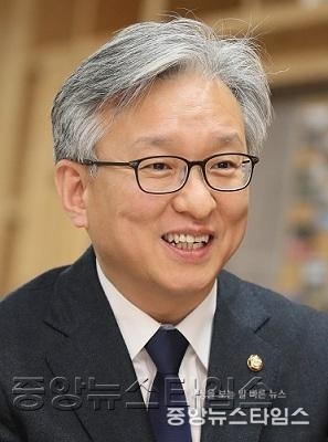 더불어민주당 권칠승 의원.jpg