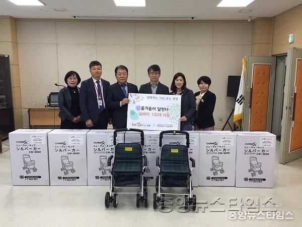 (광명6)한국마사회 광명지사, 실버카 전달-철산3동.jpg