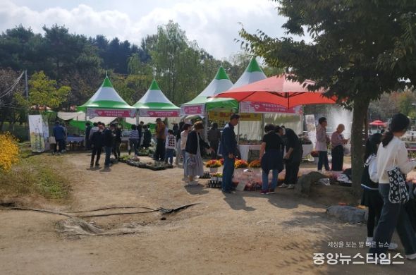 양주시품목연구연합회, 농특산물 상설 직거래 판매장 인기리에 마쳐