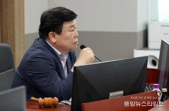 경기도의회 이병길 의원, 도일자리재단 대표이사 후보자 인사청문회에서 임기 다짐받고 격