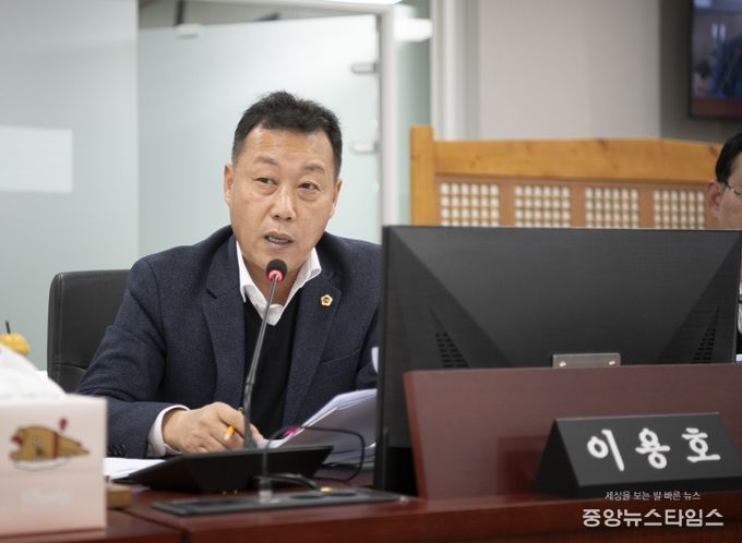 경기도의회 이용호 의원 행정 감사에서 일자리재단 인지도 제고 필요 지적